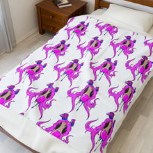 Load image into Gallery viewer, Copy of Whimsical Velveteen Plush Blanket featuring Playful Animals, Cozy Throw, Ideal Gift for Kids, Home Decor, Baby Shower, Nursery